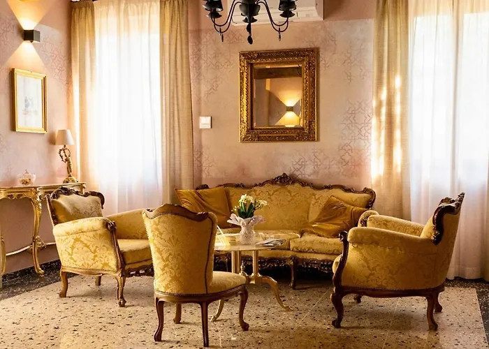 Bed & Breakfast La Personala 4*