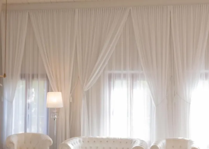 Bed & Breakfast La Personala 4*