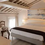 Bed and Breakfast La Personala 4*