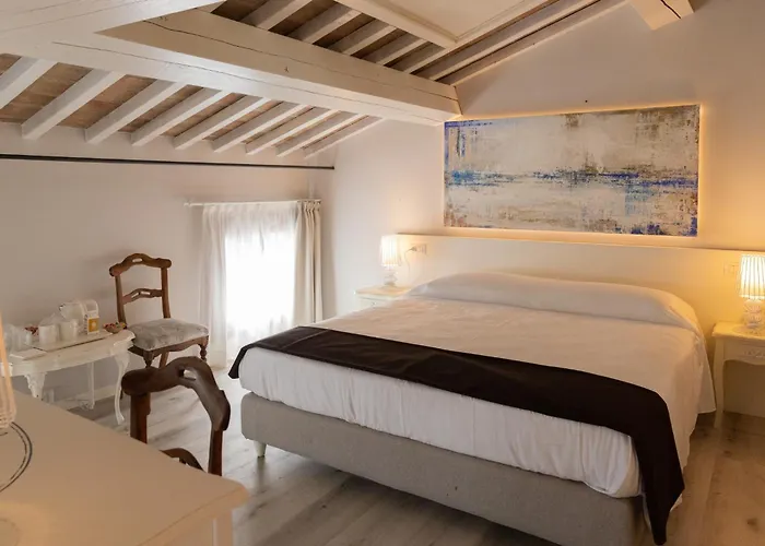 Bed & Breakfast La Personala 4*