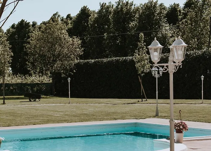 Bed & Breakfast La Personala 4*