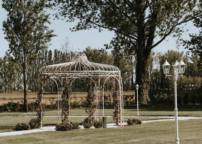 Bed & Breakfast La Personala 4*